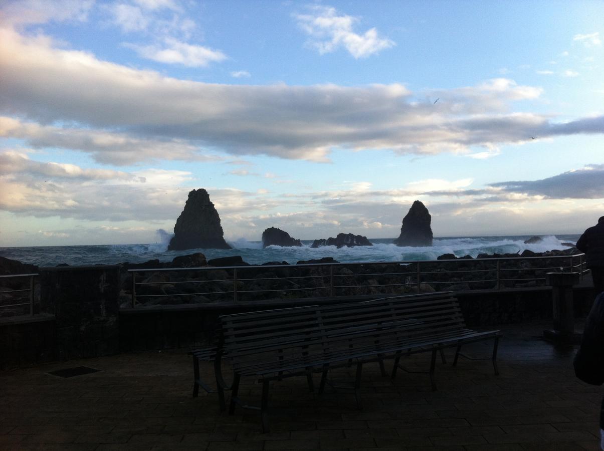 B&B Ciclopi Aci Castello Exterior foto